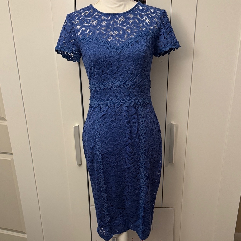 Elegant Blue Lace Midi Dress